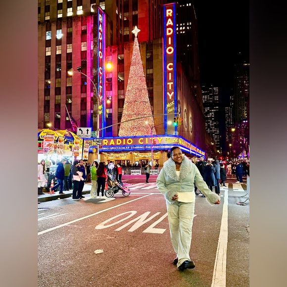 Meet your Posher, MJ - Picture 14 of 16